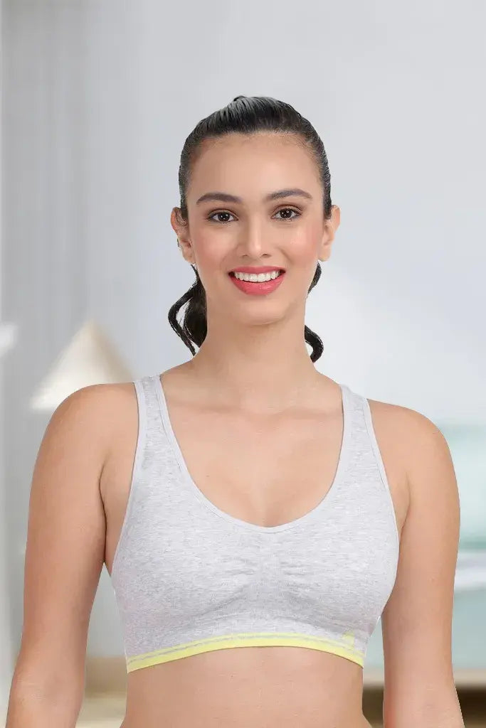 Amour Secrt sealess Lightly padded extra smoooth nylon spandex fabric with racer back for total support high impact sports Bra S7826