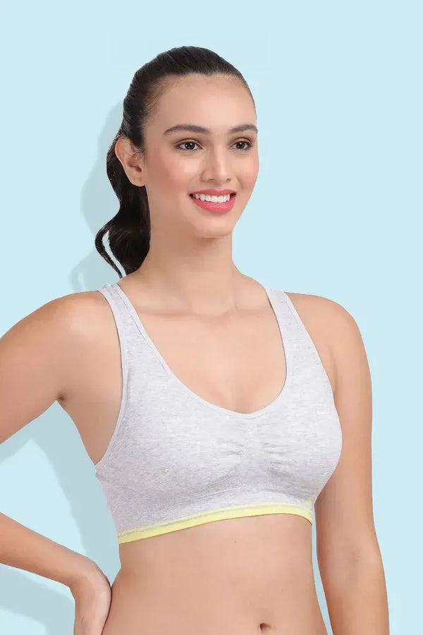 Amour Secrt sealess Lightly padded extra smoooth nylon spandex fabric with racer back for total support high impact sports Bra S7826