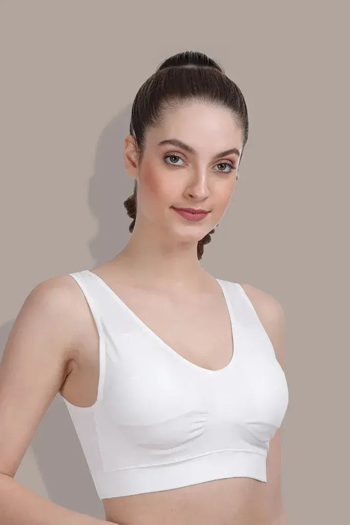 Amour Secrt Women's Seamless Nylon Spandex Fabric Full Coverage Sports Bra With Wicking Technology S8808