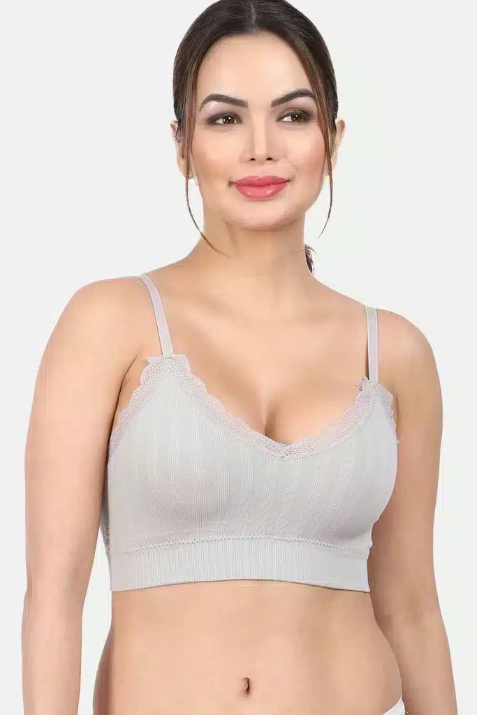 Amour Secrt Women's Lightly Padded Medium Impact Sports Bra S3064