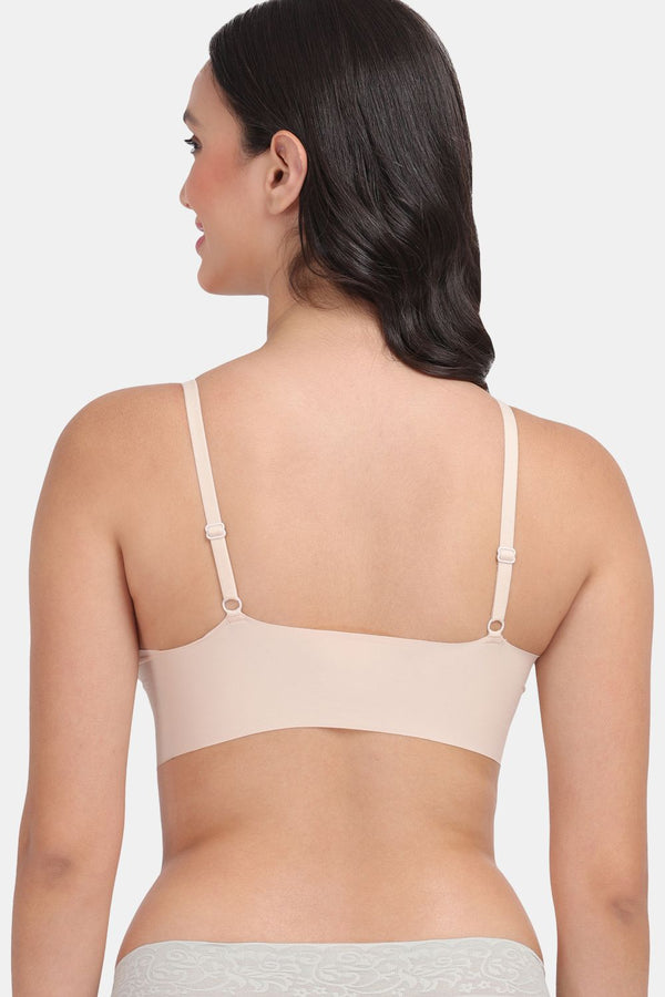 Amour Secrt Women's Lightly Padded 3/4th coverage Sports Bra S7106